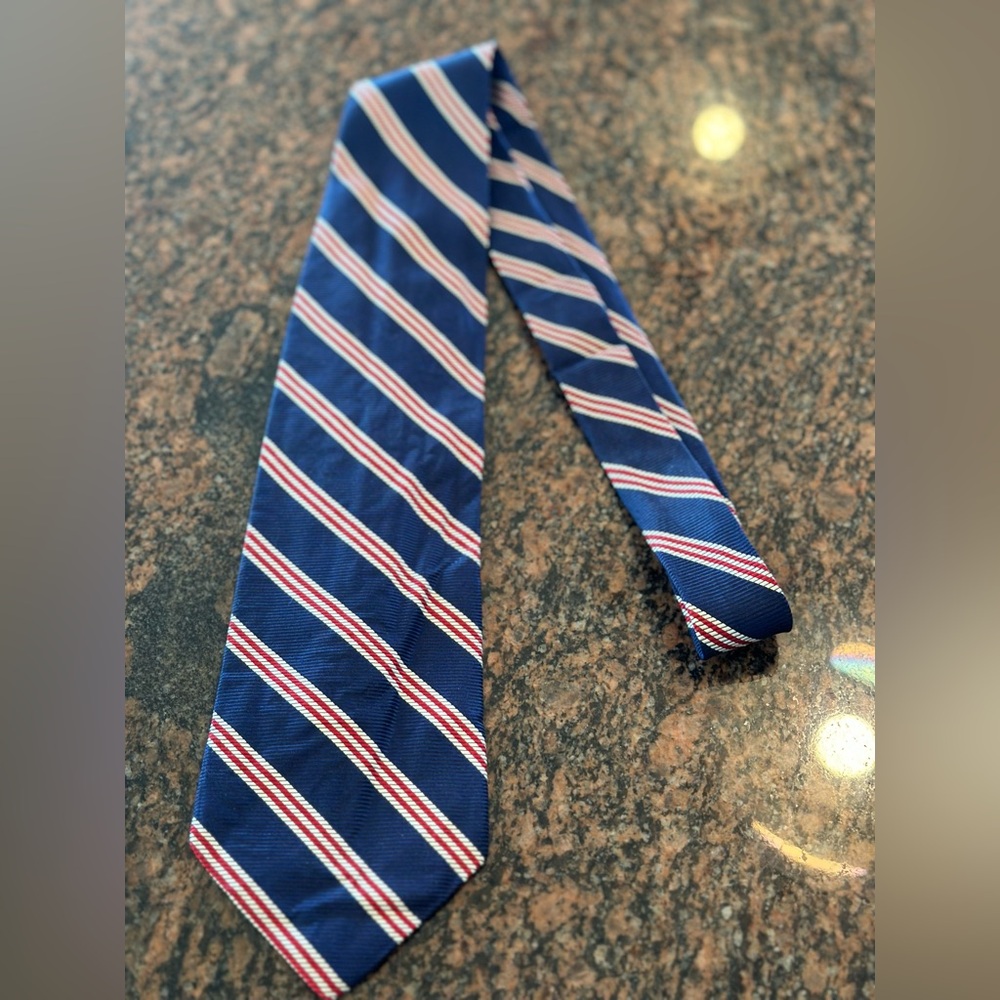 Brook Brothers Made in USA Pure Silk Tie EUC